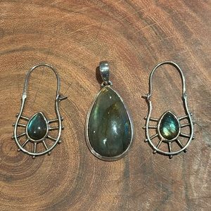 Sterling silver labradorite earrings and pendant